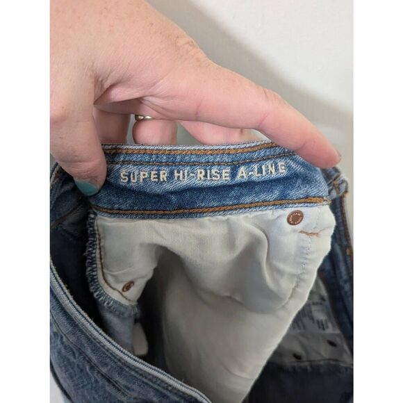 American Eagle Super High Rise A-Line Button down Denim Mini Skirt - Size 6 - Picture 6 of 7